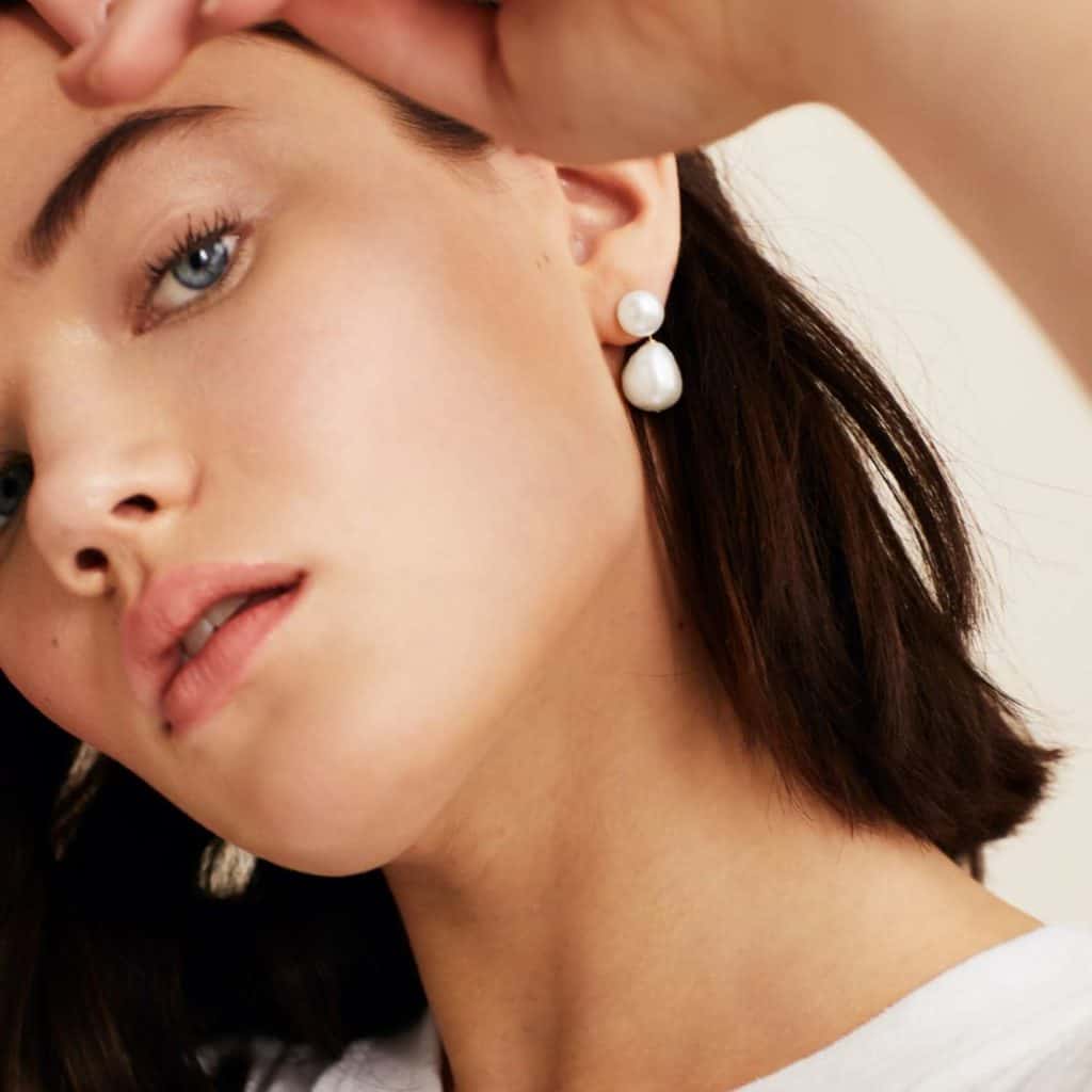 8 Pearl Earrings Worth Investing Best Pearl Earrings Mejuri Bold Pearl Earrings